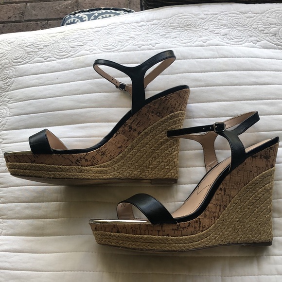 Wedge sandals size 10 - Picture 2 of 5